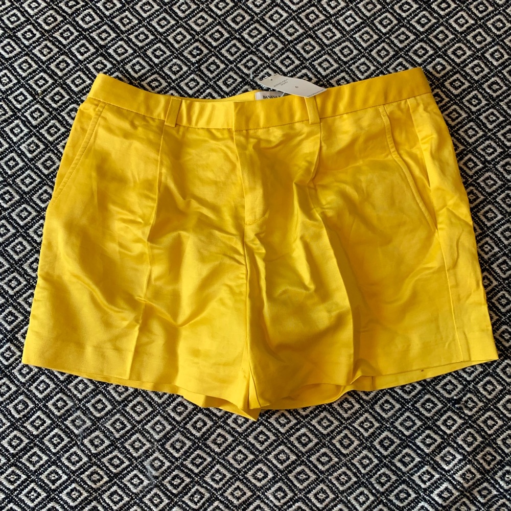 NWT Banana Republic dressy shorts in canary yellow